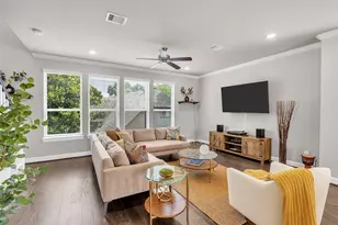 10607 Centre Forest Dr, Houston, TX 77043 - Photo 1