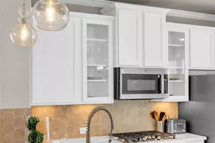 10607 Centre Forest Dr, Houston, TX 77043 - Photo 5