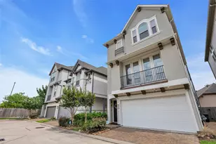10607 Centre Forest Dr, Houston, TX 77043 - Photo 3