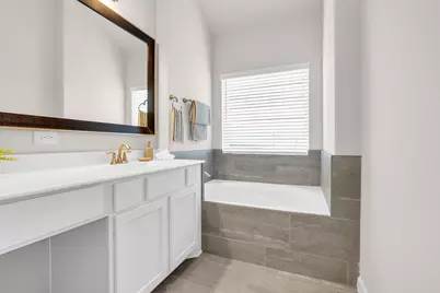 10607 Centre Forest Drive, Houston, TX 77043 - Photo 27