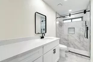 8726 Wildforest Dr, Houston, TX 77088 - Photo 15