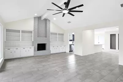 8726 Wildforest Drive, Houston, TX 77088 - Photo 13