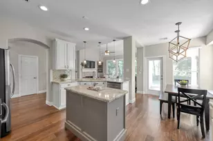 42 E Knightsbridge Dr, The Woodlands, TX 77385 - Photo 7