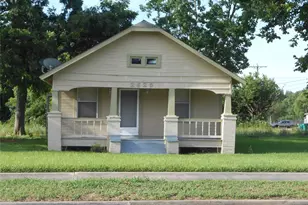 2625 Texas Ave, La Marque, TX 77568 - Photo 1