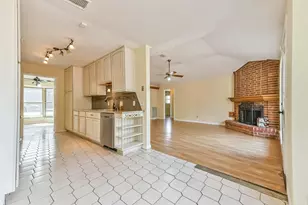 15723 Firthridge Ct, Houston, TX 77598 - Photo 7
