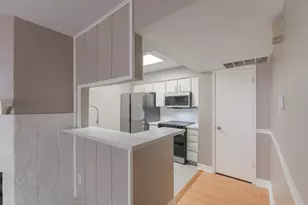 4635 Wild Indigo St, Houston, TX 77027 - Photo 9