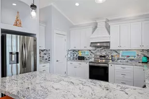 2565 Palm Dr, Crystal Beach, TX 77650 - Photo 15