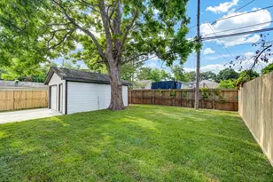 6923 Keller St, Houston, TX 77087 - Photo 31