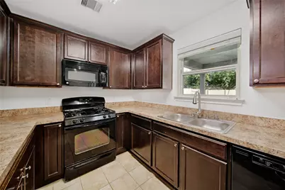 6814 Pear Point Lane, Richmond, TX 77469 - Photo 11