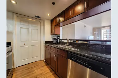 3525 Sage Road #1605, Houston, TX 77056 - Photo 9