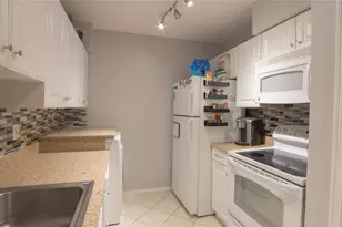5711 Sugar Hill Dr, Houston, TX 77057 - Photo 11