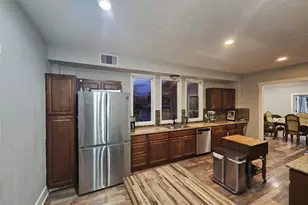409 Perkins Ave, League City, TX 77573 - Photo 5