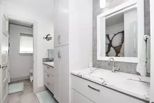 15807 Brookvilla Dr, Houston, TX 77059 - Photo 19