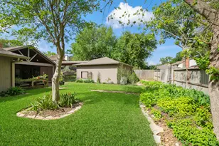 15807 Brookvilla Dr, Houston, TX 77059 - Photo 27