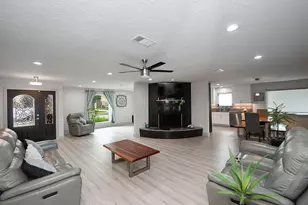 15807 Brookvilla Dr, Houston, TX 77059 - Photo 3