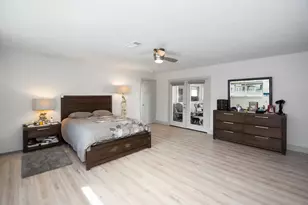 15807 Brookvilla Dr, Houston, TX 77059 - Photo 13