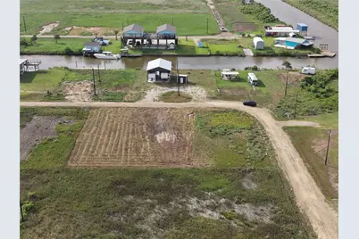 27 Oceania Street, Sargent, TX 77414 - Photo 3