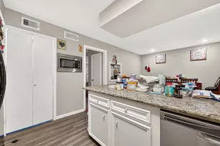 10199 Beekman Pl Dr, Houston, TX 77043 - Photo 23