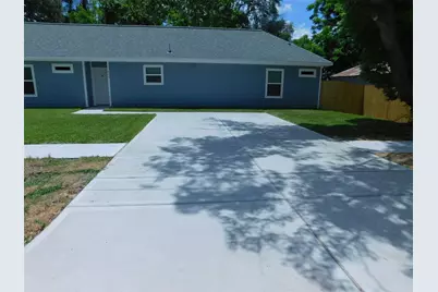 904 W Sealy #B, Alvin, TX 77511 - Photo 1