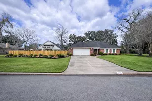 248 Wentworth Dr, West Columbia, TX 77486 - Photo 3