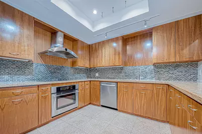 316 Litchfield Lane, Houston, TX 77024 - Photo 9