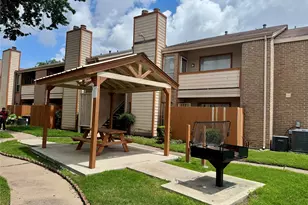 10202 Forum Park Dr, Houston, TX 77036 - Photo 23