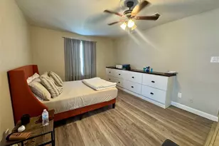 10202 Forum Park Dr, Houston, TX 77036 - Photo 21