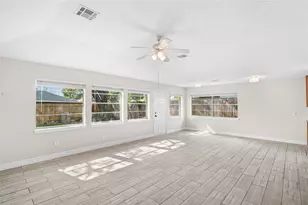 327 Windward Dr, League City, TX 77573 - Photo 9