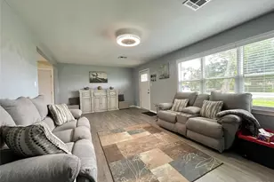 1116 Lake St, Clute, TX 77531 - Photo 7