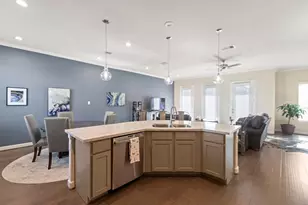 10616 Centre Shadows Dr, Houston, TX 77043 - Photo 21