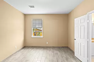 527 12th St, San Leon, TX 77539 - Photo 11