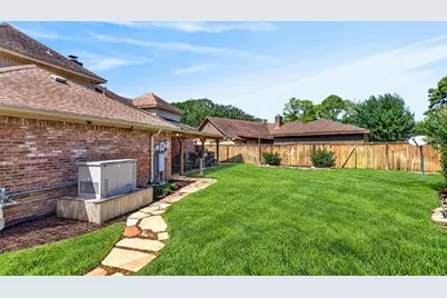 7214 Creek Crest Drive, Houston, TX 77095 - Photo 11
