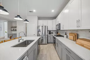 4020 Starbright St, Houston, TX 77018 - Photo 9