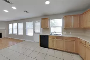 6214 Majesty Ln, Houston, TX 77085 - Photo 5