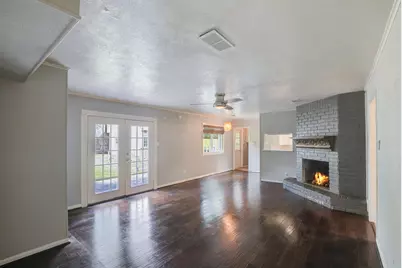 18222 Point Lookout Drive, Nassau Bay, TX 77058 - Photo 9