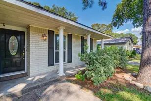 18222 Point Lookout Dr, Nassau Bay, TX 77058 - Photo 5