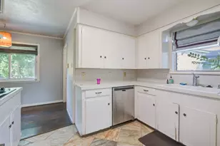 18222 Point Lookout Dr, Nassau Bay, TX 77058 - Photo 17
