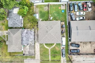1107 E 40th 1/2 St, Houston, TX 77022 - Photo 3