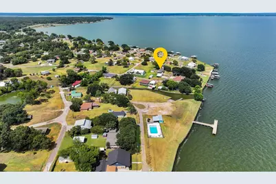 300 Fishermans Bend Dr, Point Blank, TX 77364 - Photo 1
