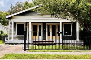 303 Northwood St, Houston, TX 77009 - Photo 3