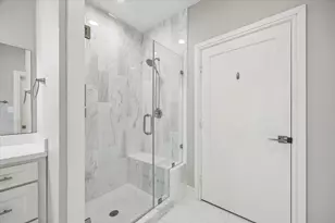 940 W 21st St, Houston, TX 77008 - Photo 15