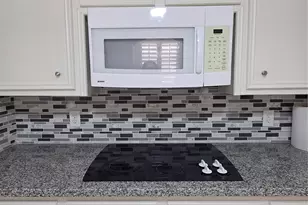 418 Longview Dr, Sugar Land, TX 77478 - Photo 15