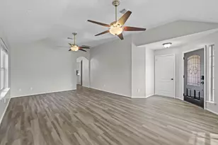 9606 Babbling Spring Ct, Tomball, UT 77375 - Photo 7