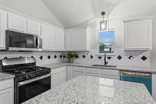 9606 Babbling Spring Ct, Tomball, UT 77375 - Photo 13