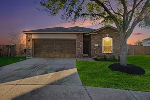 805 Seadrift Ct, La Marque, TX 77568 - Photo 1