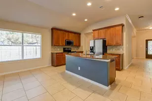 11 Ebony Oaks Pl, The Woodlands, TX 77382 - Photo 9