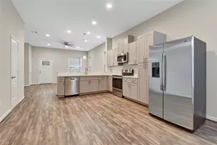 21 Latham St, Houston, TX 77011 - Photo 1