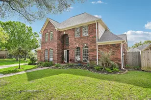 2202 Castle Bay Dr, League City, TX 77573 - Photo 3