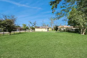 7302 Schneider St, Houston, TX 77093 - Photo 9