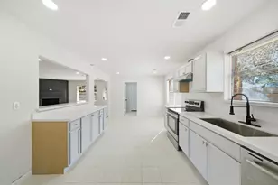 7230 Bayou Forest Dr, Houston, TX 77088 - Photo 13